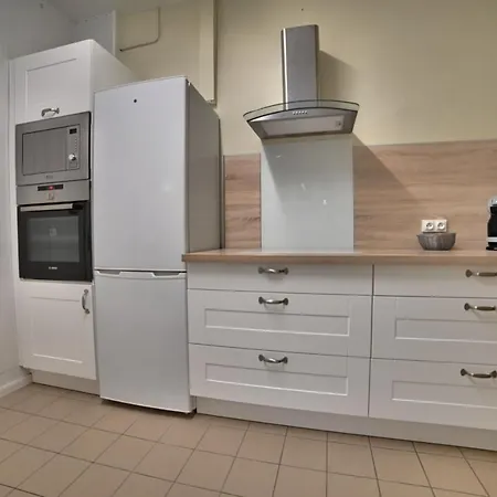 2 A 12 Personnes La Cote D'argent A Pied *