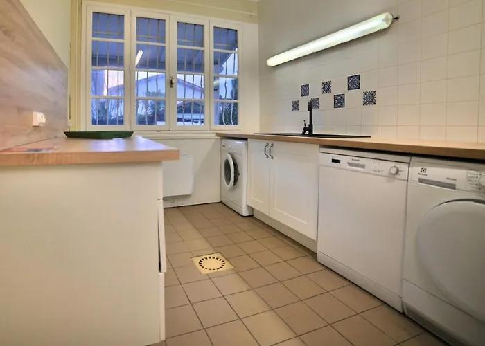 2 A 12 Personnes La Cote D'argent A Pied *